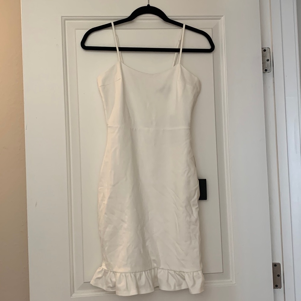 White Lulu’s XS dress